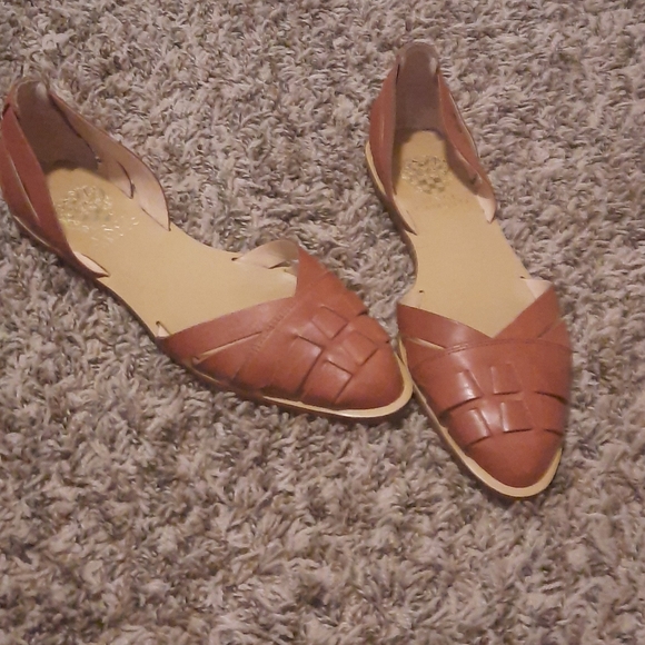 Vince Camuto flats - Picture 2 of 3